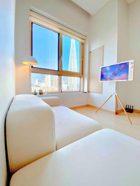 • Rosé room • # Lotte Tower, Lotte World, Seokchon Lake view