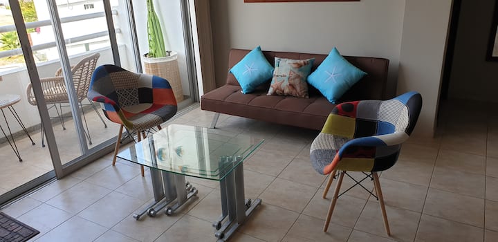 Living con sofacama para una persona.