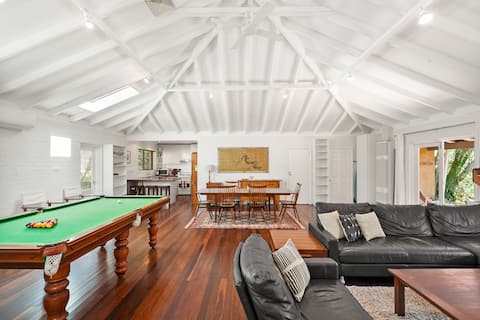 Top performing Airbnb: Avalon Beach Retreat in Avalon Beach