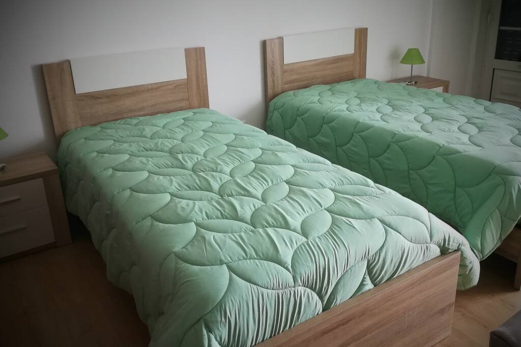 Quarto duplo «twin»