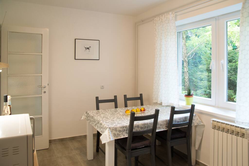 In this kitchen, mornings are quiet and delightful experience.