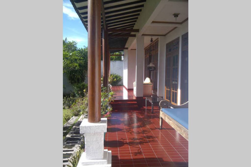 Teras Belakang