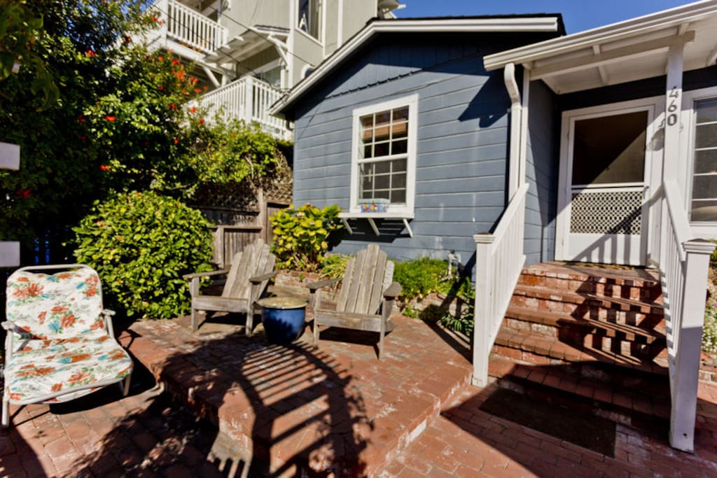 Front Yard Sitting Area