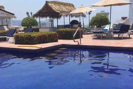 Hermoso Departamento con  gran alberca y jardín