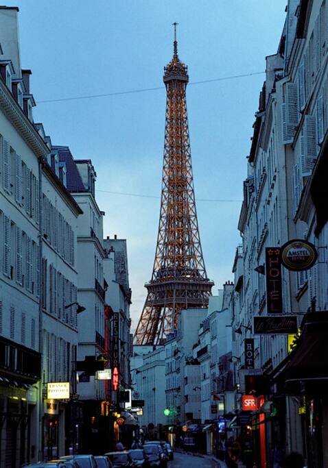At 2 min from Eiffel Tower
- Rue Saint Dominique
