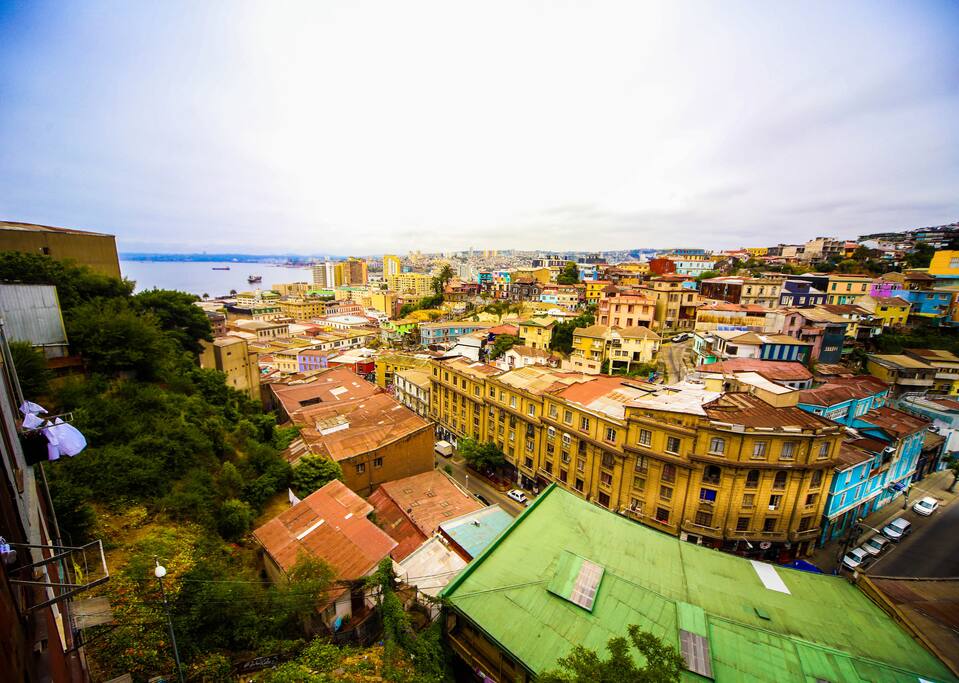 vista al mar de la ventana de la habitacion