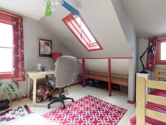 Bohemian  Eastport Bungalow
