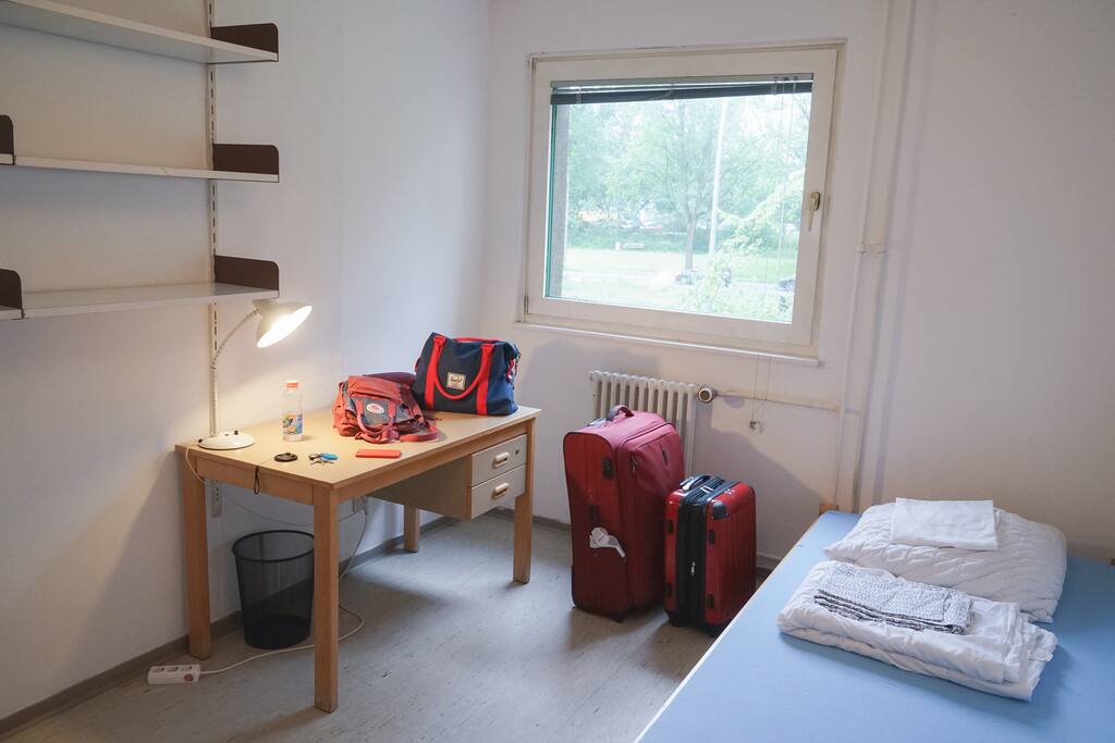 Private bed room with high speed WIFI