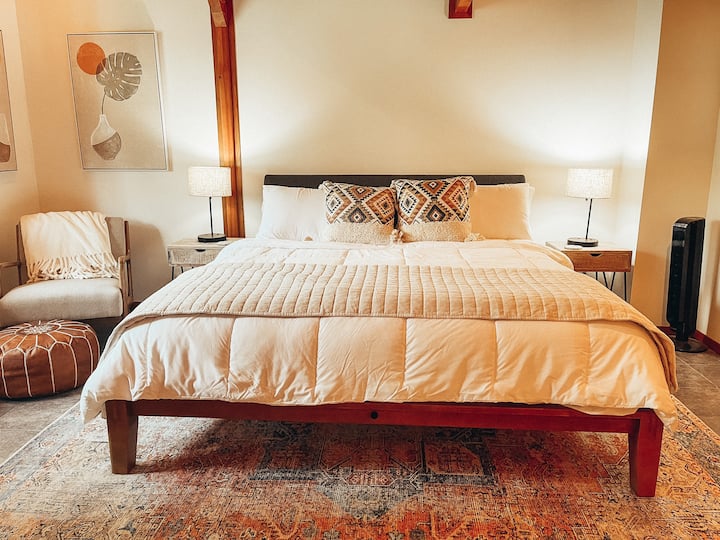 غرفة نوم في الطابق الرئيسي 