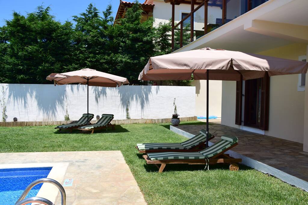 Private garden, swimming pool
