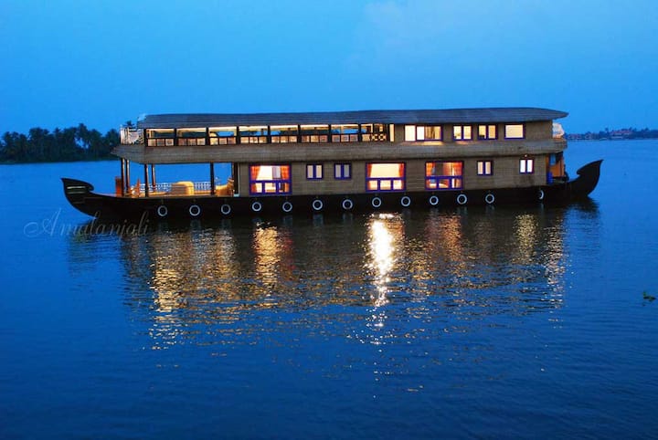 5 Bedroom House Boat at Backwaters of Kerala