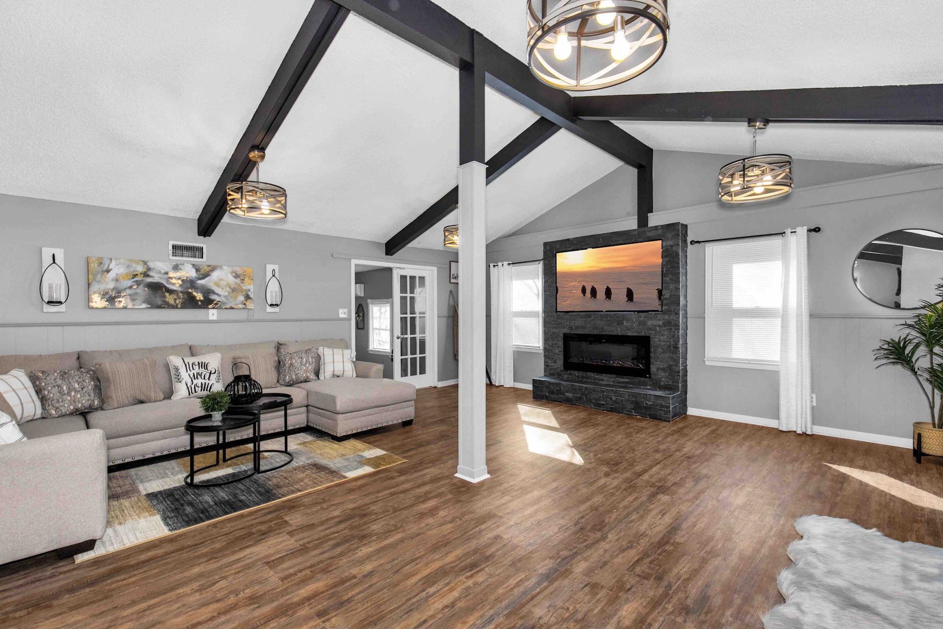 Modern Farmhouse 4 Bedroom Home Away From Home