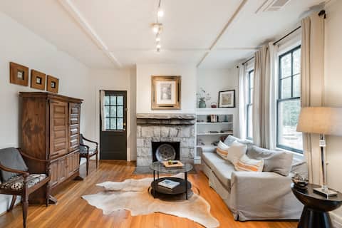 Successful Airbnb property: Cozy, Quiet Carriage House With a Wood-Burning Fire Pit in Morningside/Lenox Park