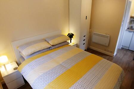 The Burrow, Cosy Private Garden Room