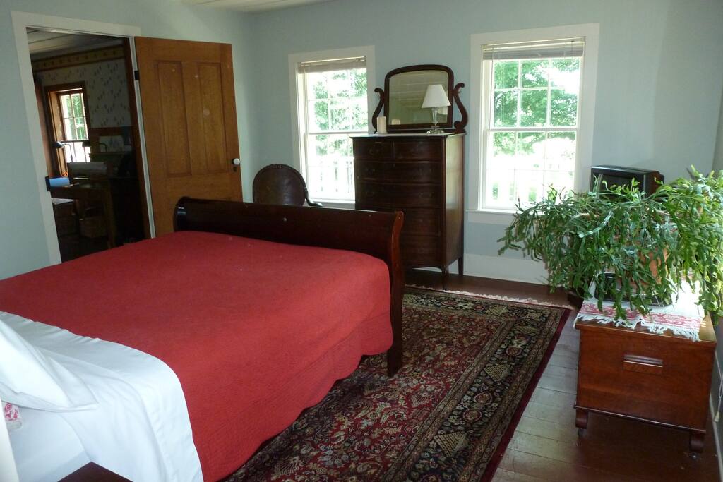 WELCOME THE SUNRISE IN THIS BEDROOM