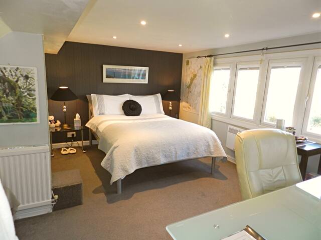 Your Loughton Home