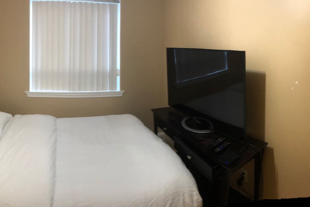 55’’ Sony Tv international television, 4000 channels all over the world, 20.000 movies