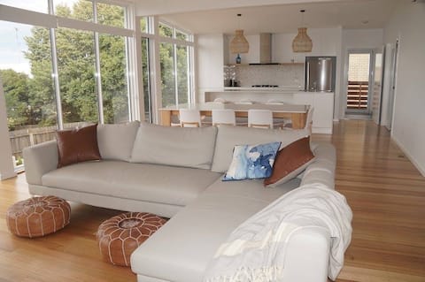 Top performing Airbnb: Dare Ja Vue - Ocean Grove in Ocean Grove