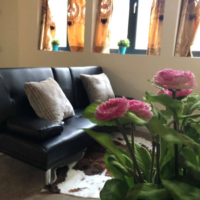 Lounge with Flowers