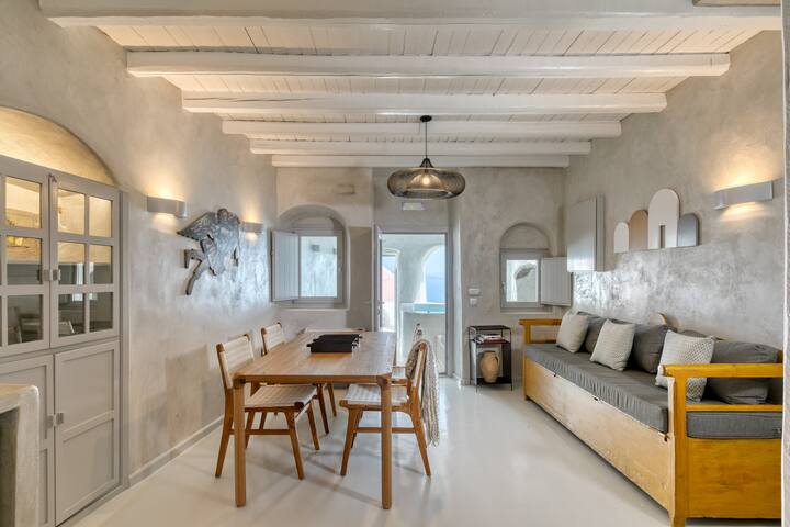 Marble Sun Villa with Hot-Tub and Caldera View gallery image 5