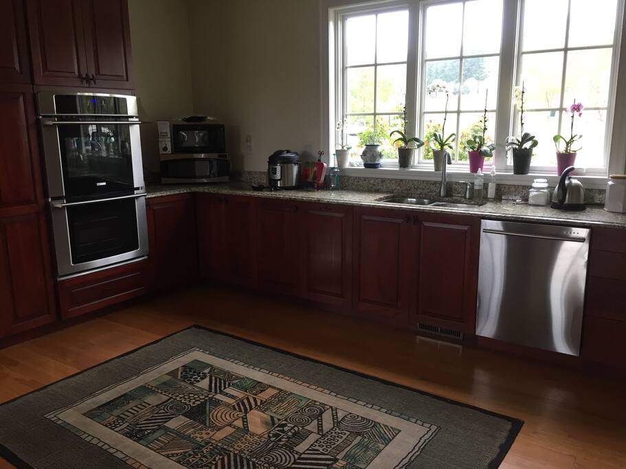 Spaceous kitchen