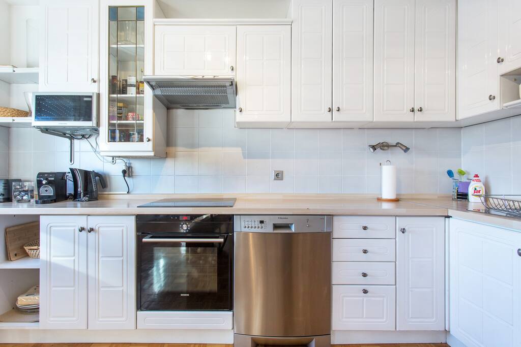 Welcome and prepare a gourmet meal or just a breakfast to go, with our fully equiped kitchen