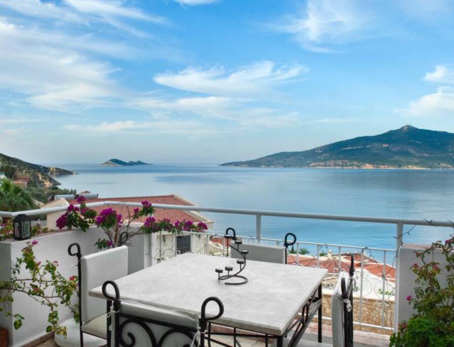 Plenty of room on Manzarali balcony to eat, sleep and play whilst admiring the stunning view