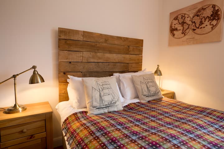 مزدوج في الطابق السفلي