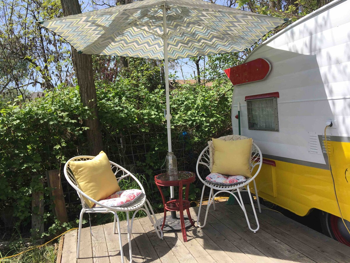 Peach Island Farms Little Trailer Campers/RVs for Rent in Milton