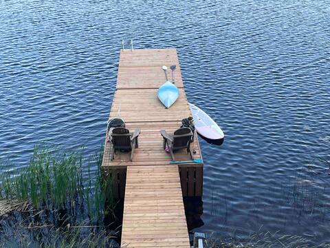 Lakefront Getaway  minutes from town