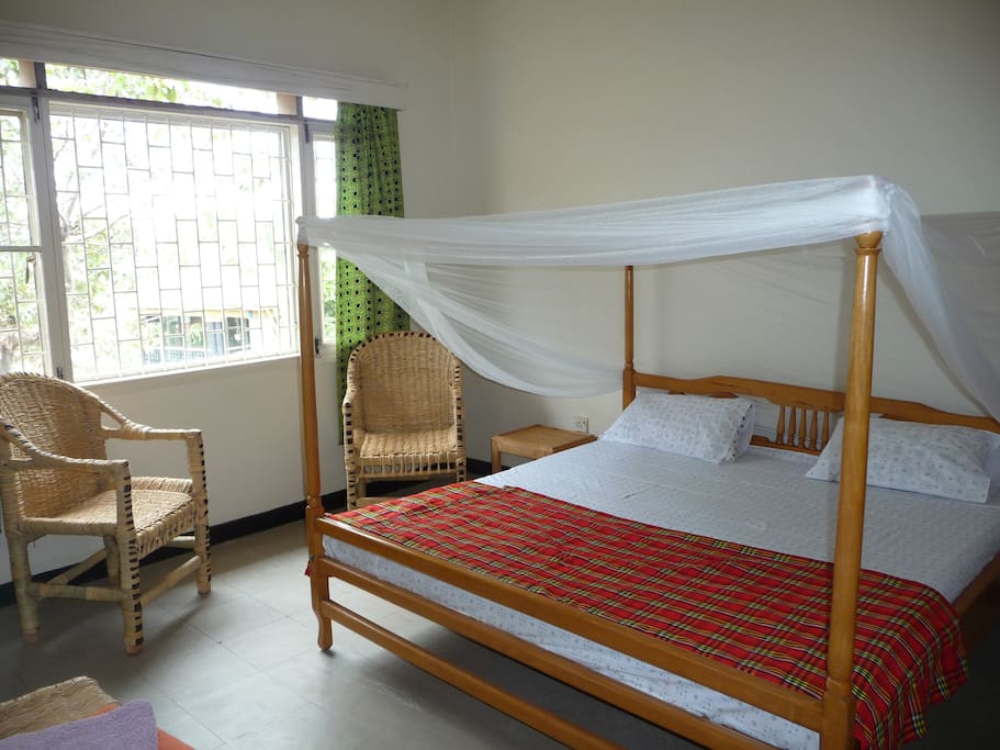 extra large bed Kingsize bed in the Double room
