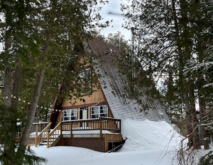 Riverbend Cabin AFrame Waterfront Cottage Cottages for Rent in