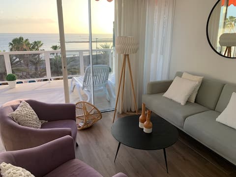 Top performing Airbnb: Luxurious Beachfront 2BR - Los Cristianos in Arona