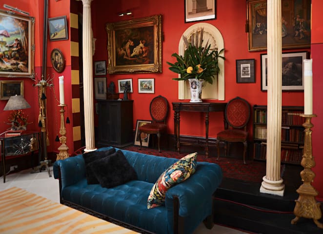 Artists home in Paddington: Re-listed!