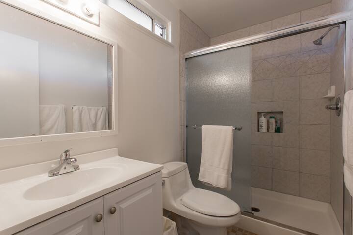 Whole home in center of Silicon Valley (near Levi) gallery image 4