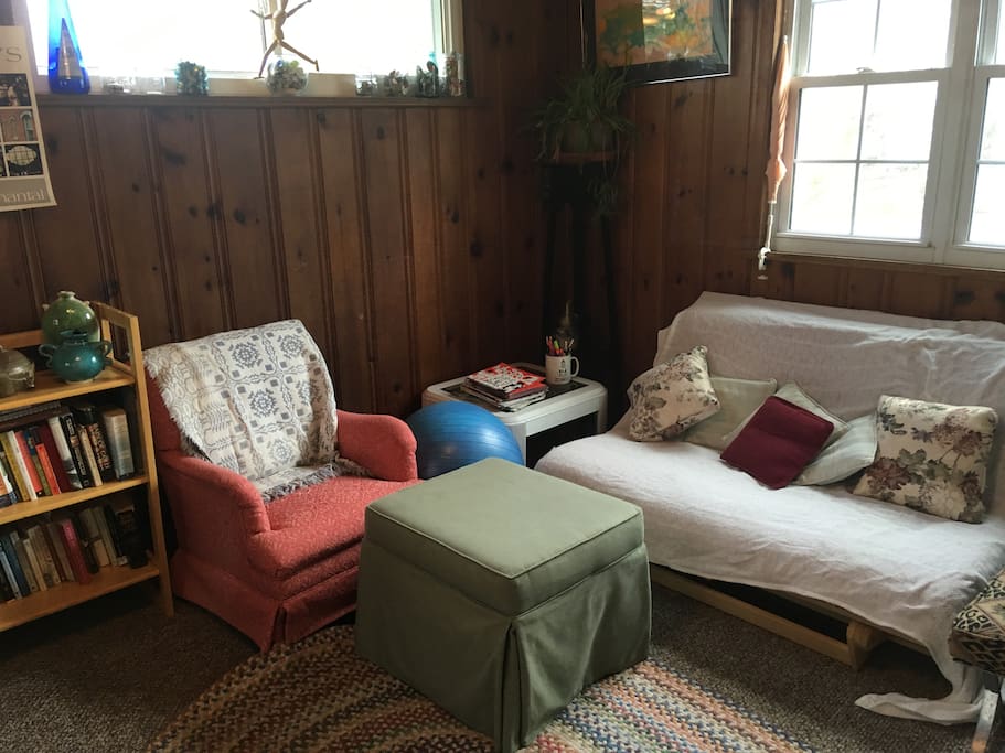 Bonus Room with Futon