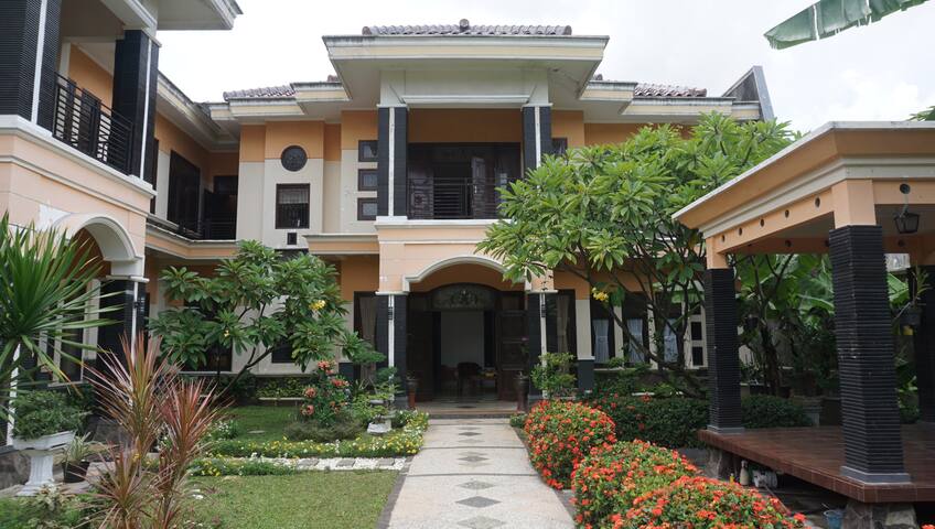 Green Surabaya Homey (Double Happiness Room)