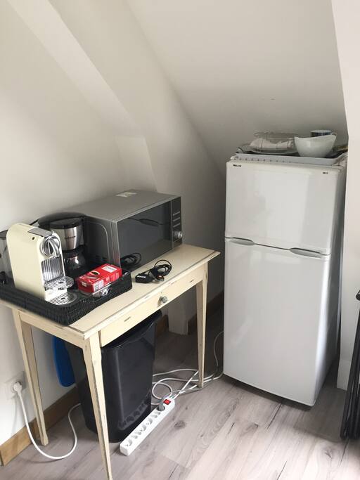 petit coin micro onde frigo