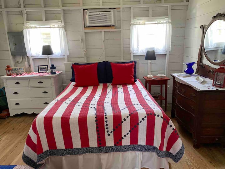 Დიდი საძინებელი დედოფალთან და ტყუპთან ერთად.