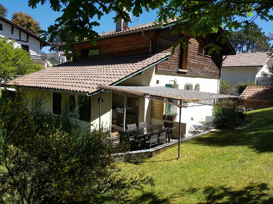 Maison vue depuis le jardin