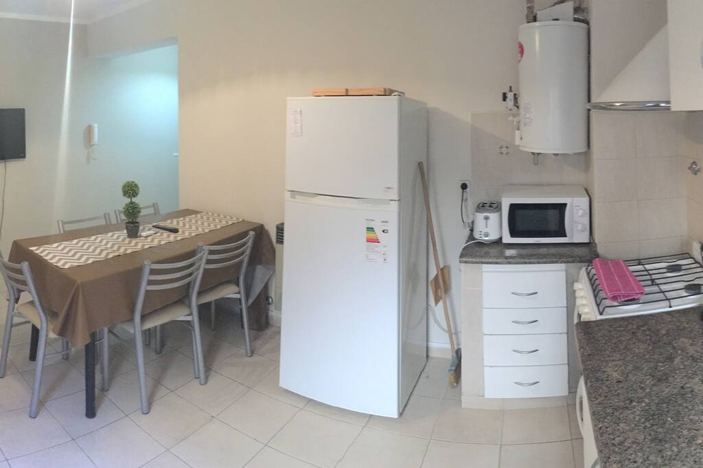 Depto Estándar
Cocina comedor integrado
Completo equipamiento