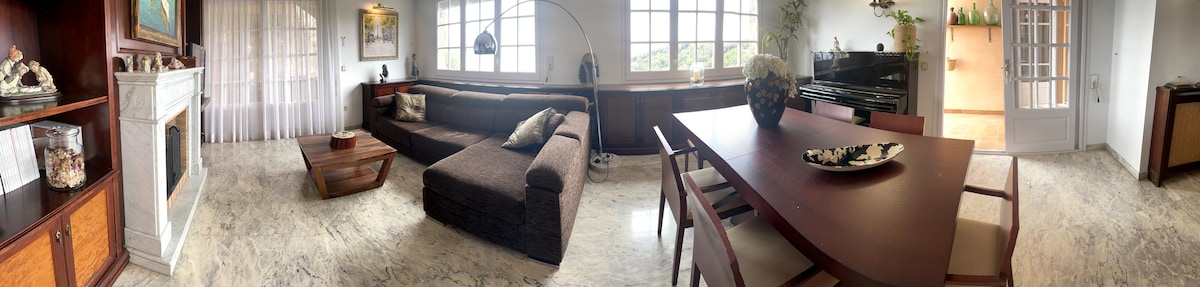 Top Airbnb: Ocean views, a swimming pool, and relaxation. à Calella