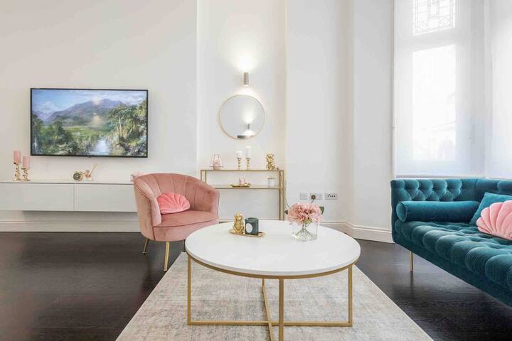 Harrods luxury 2 Bed 2Bath AirCon gallery image 3