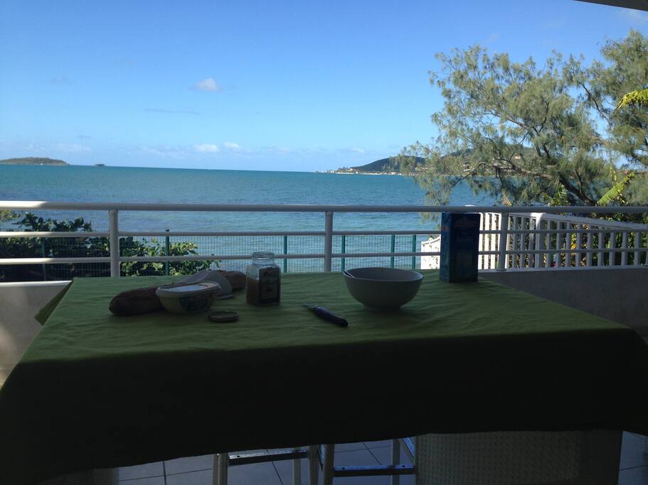 Terrasse vue mer et plage a 5 metres