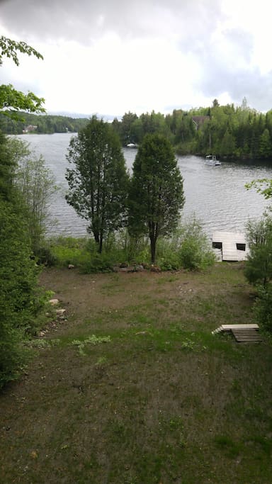 Quai sur le bord de l'eau