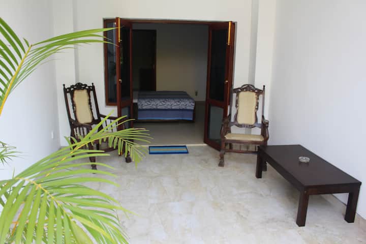 Circle Ceylon Residence 2br Unit 5 Min To Beach - コロンボ