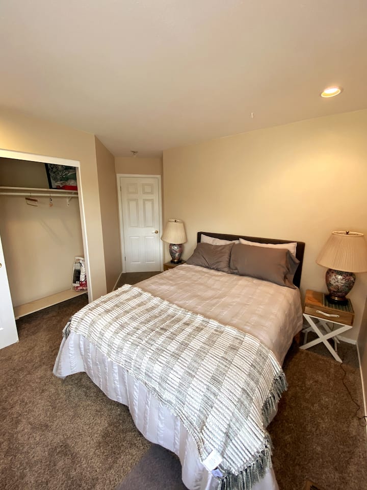 3 Private room in home with pool Houses for Rent in Tracy