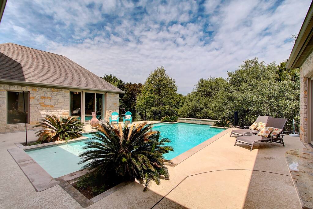 Casita with a pool view! Enjoy relax in the pool or listen to the quiet purring of the waterfall while reading a book on the patio.