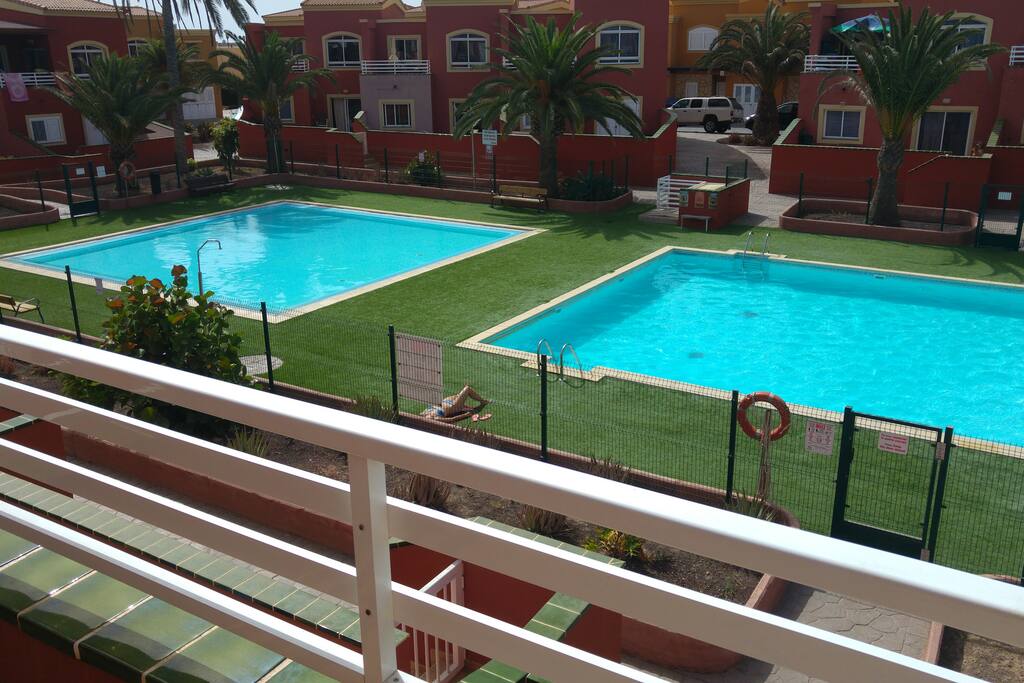 TROPICAL GARDEN AND POOL