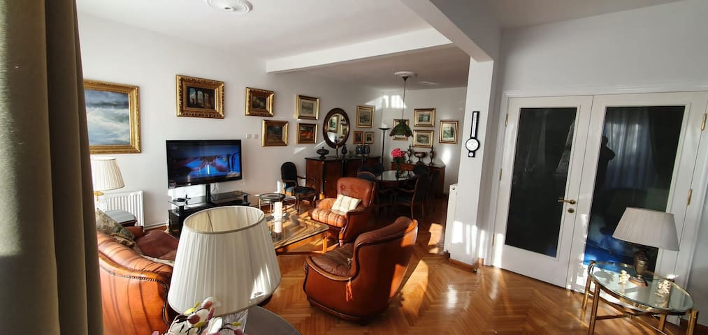 Sunny apartment next to Nisantasi City’s mall